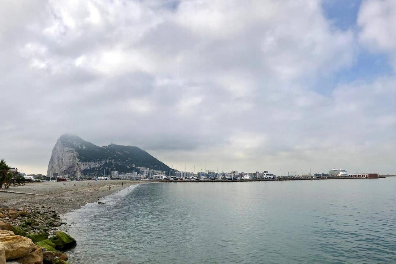 圣罗克Piso En San Roque, Centro Neuralgico Del Campo De Gibraltar公寓 外观 照片